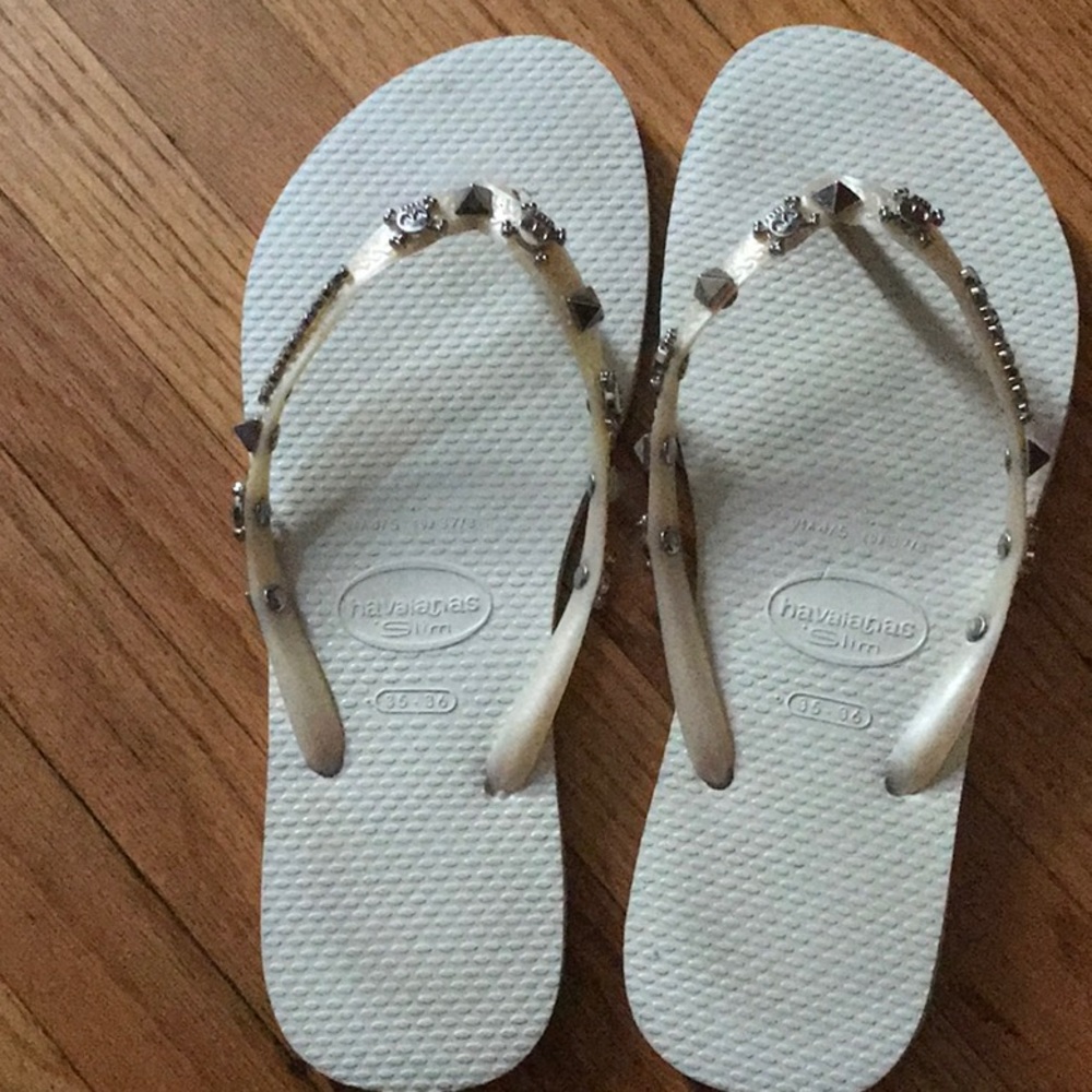 Havaianas Rare Skull and Stud Flip Flops